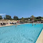 مكان تخييم Campo Di Liccia بونيفَسْيو